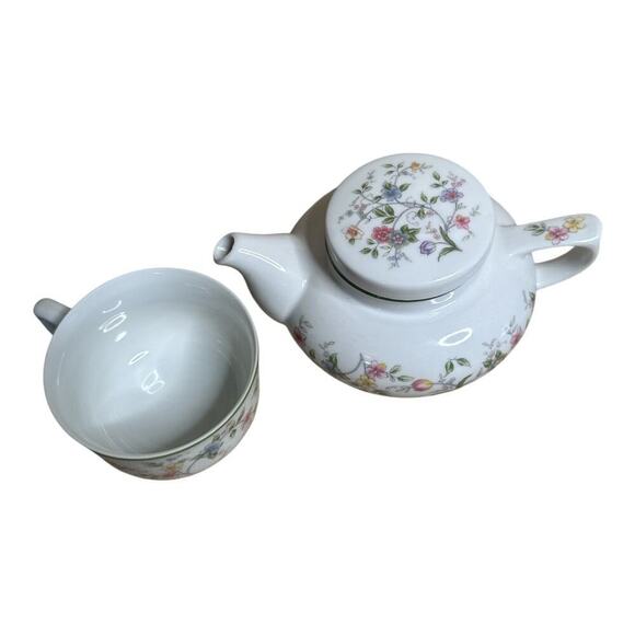 Vintage Andrea by Sadek 3-Piece Floral Teapot & Cup Set - Picture 3 of 6